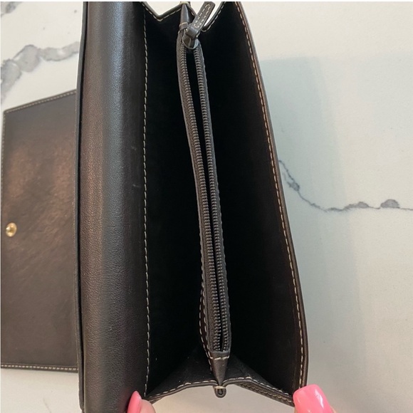 Long GUCCi wallet - Picture 3 of 4